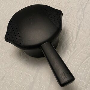 The Pampered Chef Black Micro Cooker Steamer 1 Quart or 4 Cups Two Piece Set